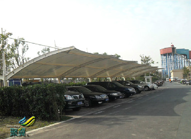 膜結(jié)構(gòu)車棚的五大特點
